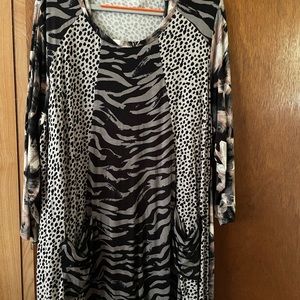 LOGO Layers by Lori Goldstein Multi Print Top size XL w/ matching Tank size 1X